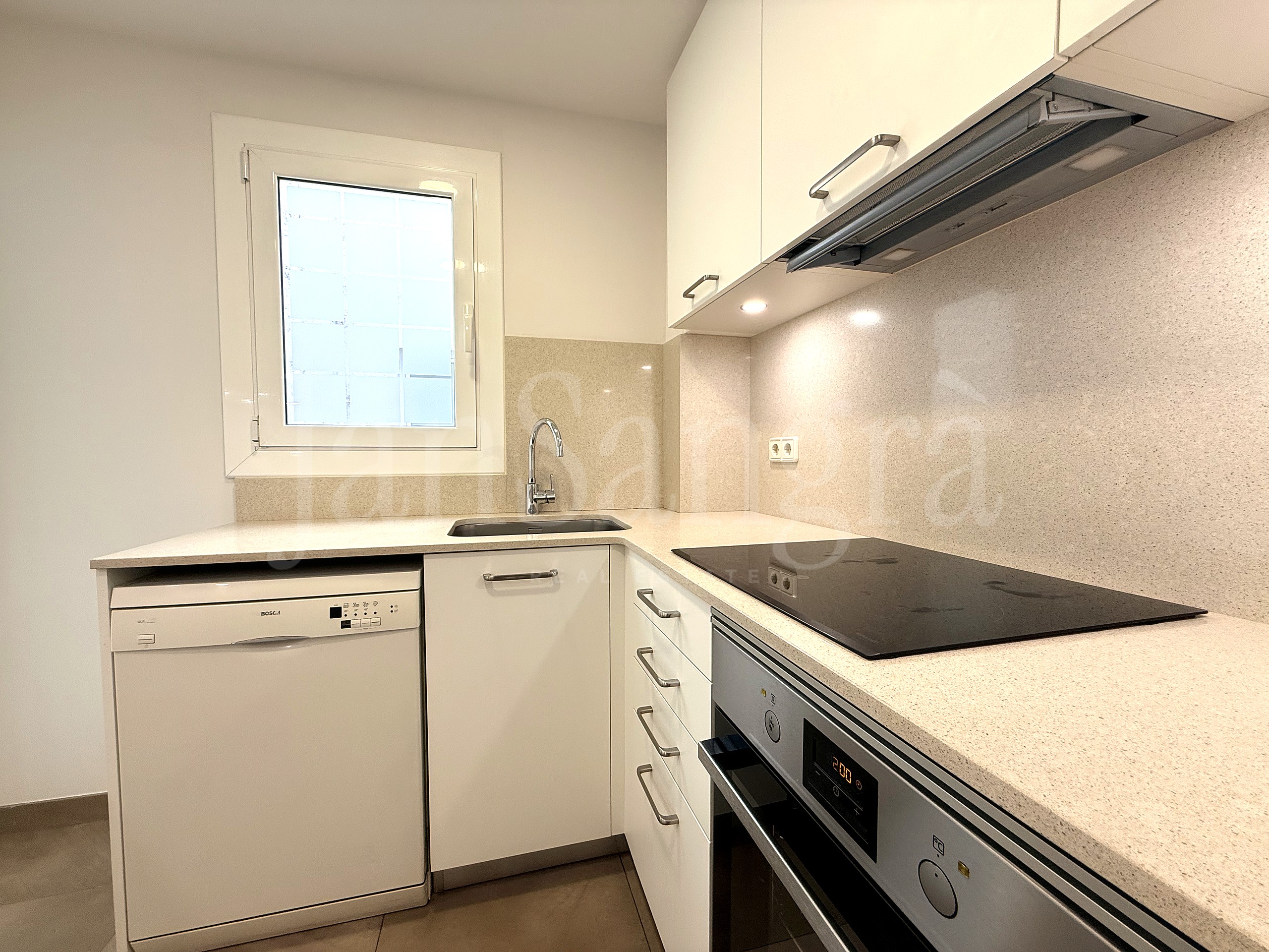 Cocina independiente equipada