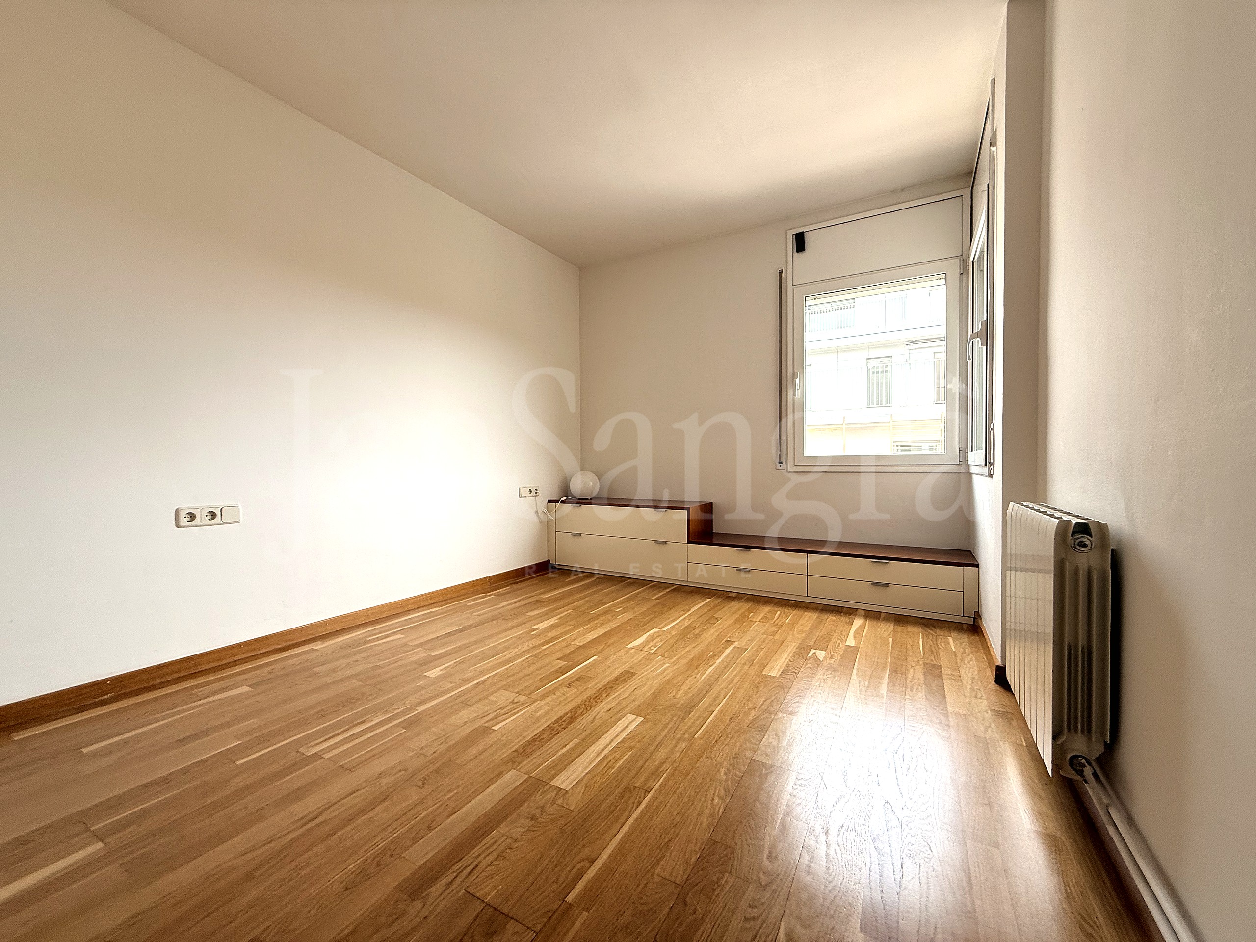 Habitación con armario a medida